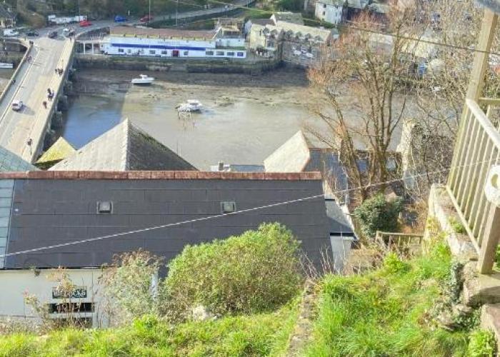 The Hillocks, Looe - Two Bedroom House with Fabulous Views of Looe Town and Harbour