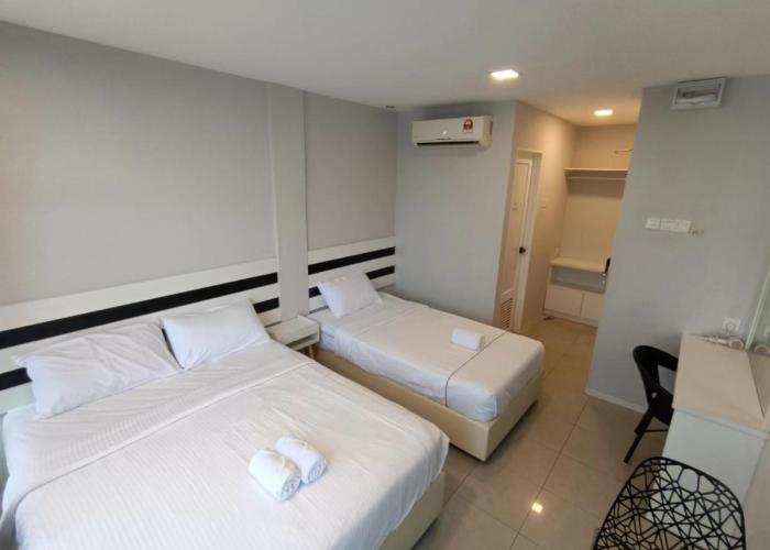 LEA GUEST HOUSE & CAFE Lukut