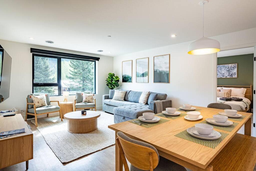 Revy Bliss - Dazzling Condo in the Mountains