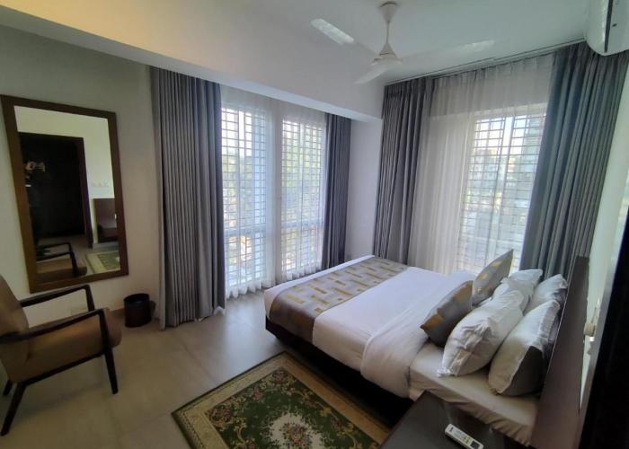 Royal Pearl Suites