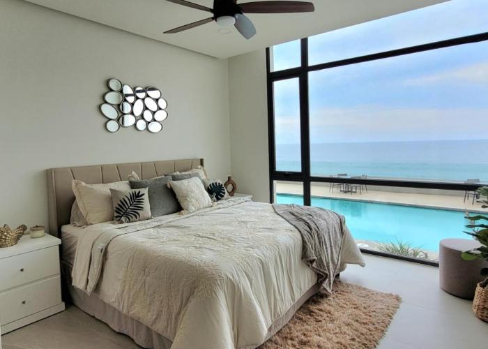 Seafront Condo Pool and Jacuzzi