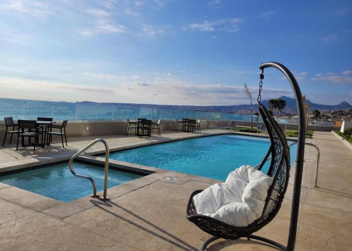 Seafront Condo Pool and Jacuzzi