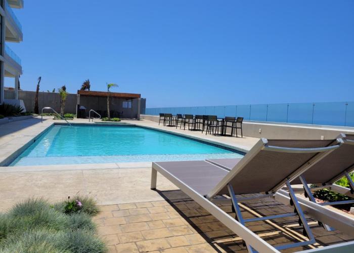 Seafront Condo Pool and Jacuzzi