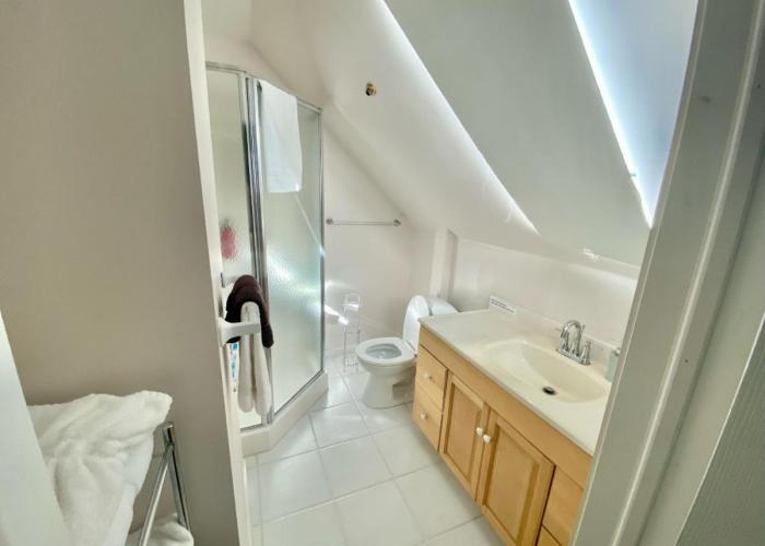 Cozy 1-bedroom loft with falls view 4mins to falls