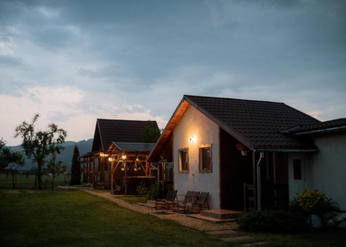 Căsuțele de oaspeți Maksai/ Maksai Vendégházikók