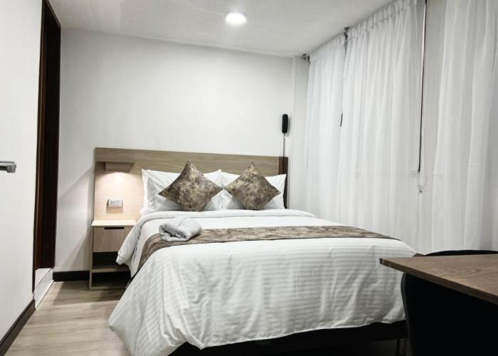 hotel versalles