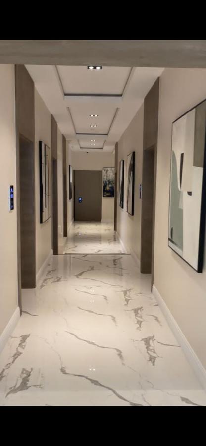 Knightsbridge Hotel & Suites
