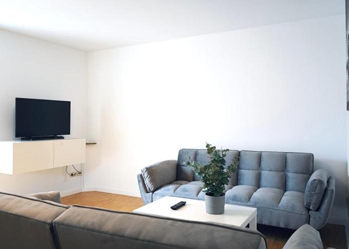 Stilvolles Apartment in stadtnähe-Parkplatz- 4 Personen- Balkon