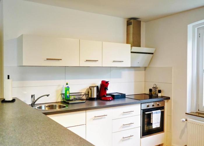 Stilvolles Apartment in stadtnähe-Parkplatz- 4 Personen- Balkon