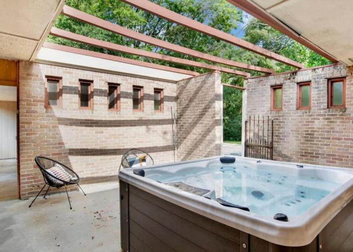 Midcentury Modern - Pool & Hot tub - Retro Retreat