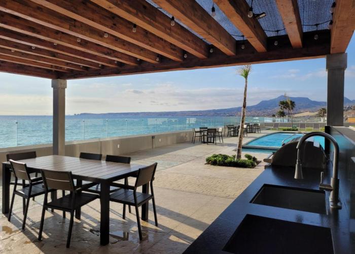 Luxury Beachfront Condo in Rosarito Pool & Jacuzzi