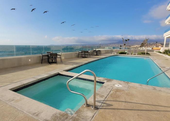 Luxury Beachfront Condo in Rosarito Pool & Jacuzzi