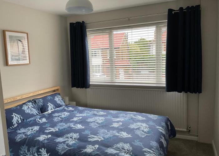 Large 2-bedroom maisonette with free parking