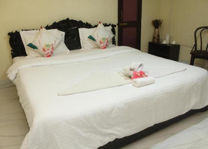 AESTHETICS - THE HOME STAY