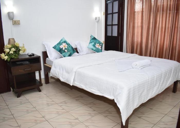AESTHETICS - THE HOME STAY