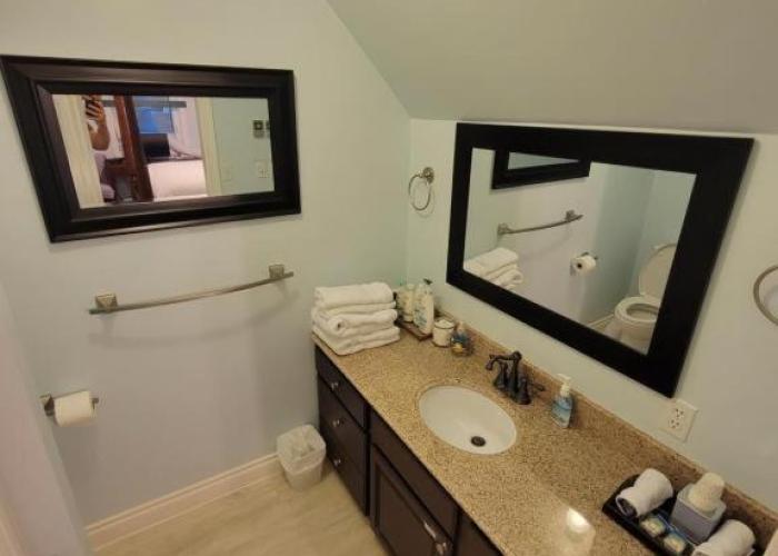 Bluejay Suites B&B