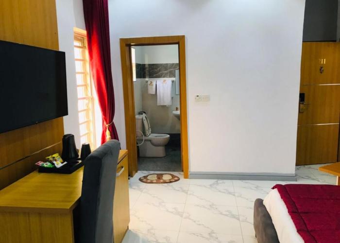 Dominance Events and Suites