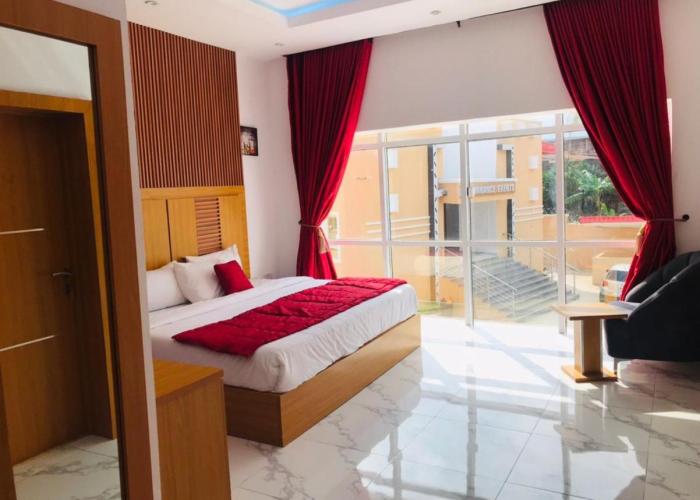 Dominance Events and Suites