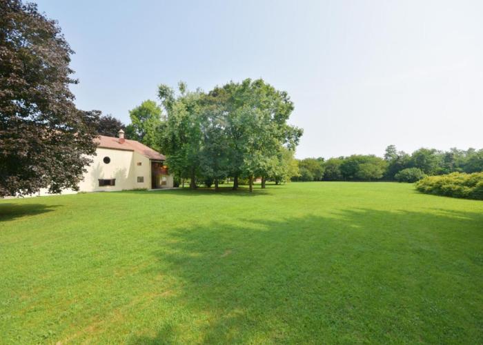 Villa di design con grande parco