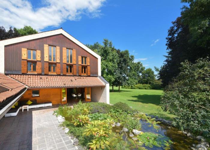 Villa di design con grande parco
