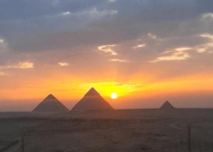 Atlantis Pyramids Inn New
