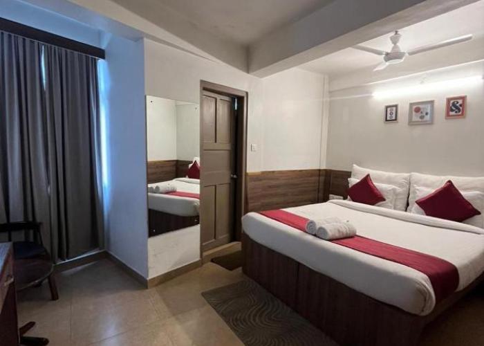 HOTEL INDIANA