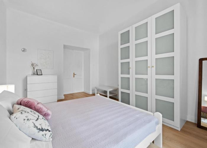 White Imperial Apartment