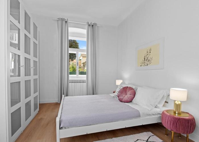 White Imperial Apartment