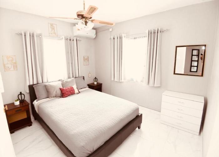 Cozy 2 bedroom Townhouse in gated community, KGN8