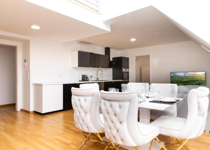 Lé David City Apartments 1020