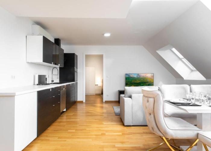 Lé David City Apartments 1020