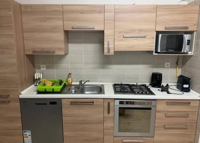 F5 -5 bedrooms Apt- Residence Hasnaoui avec parking Oran Algeria