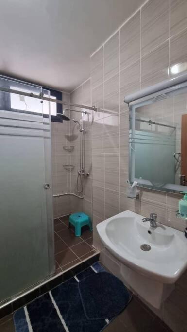 F5 -5 bedrooms Apt- Residence Hasnaoui avec parking Oran Algeria