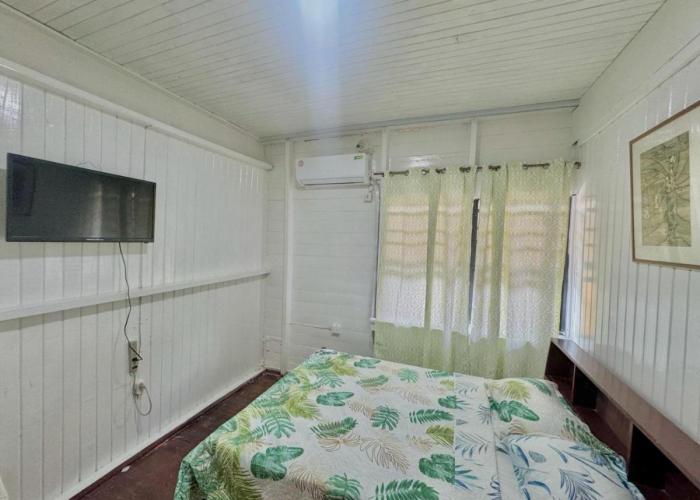 SMITH'S HOMESTAY