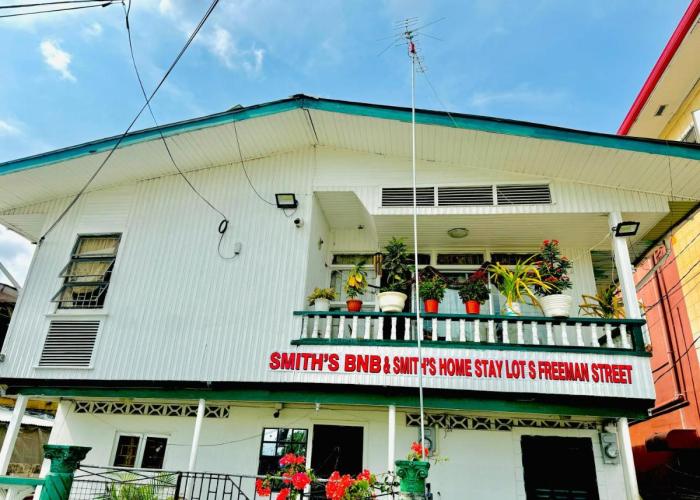 SMITH'S HOMESTAY