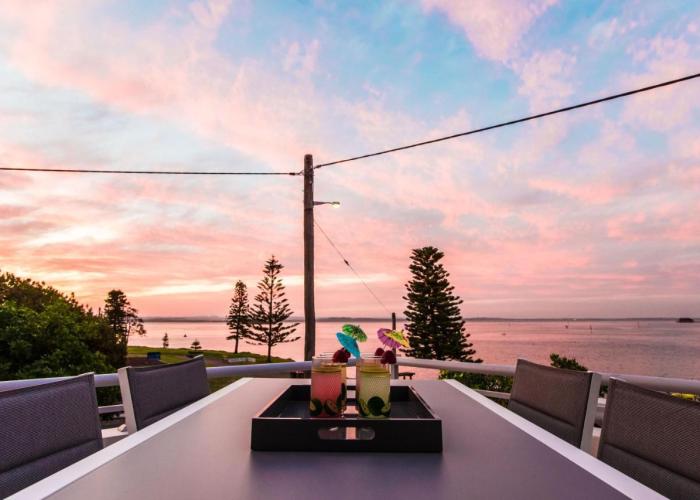 Lakeview luxury apartment