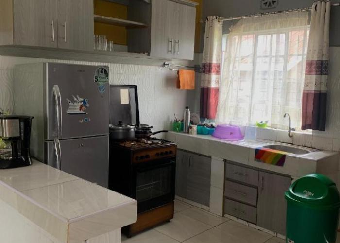 Plush 3 Bedroom Apartment Home
