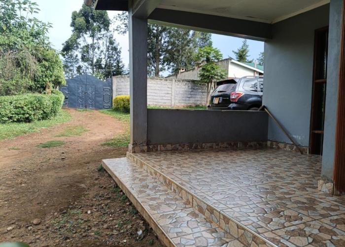Plush 3 Bedroom Apartment Home