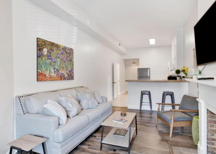 Stars on State in the Heart of Downtown