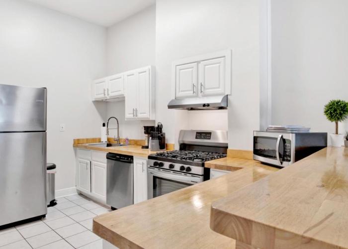 Stars on State in the Heart of Downtown