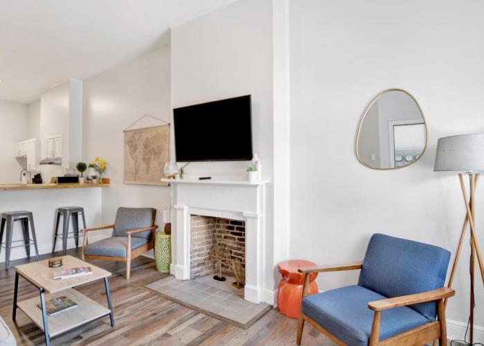 Stars on State in the Heart of Downtown