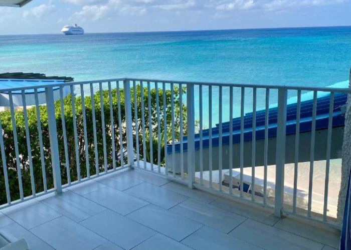 Enjoy Sunsets at Fully Equipped Condo at the Beach