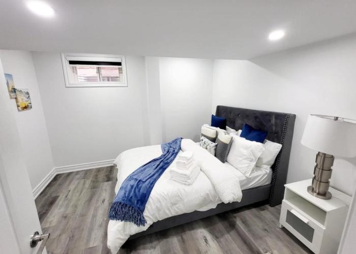 Feel Like Home/ Bs Mississauga