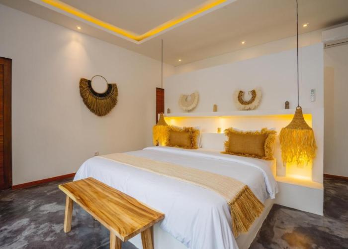 Villa Karina - Sumptuous 1BR Private Luxury Villa Walking Distance to Nyanyi Beach