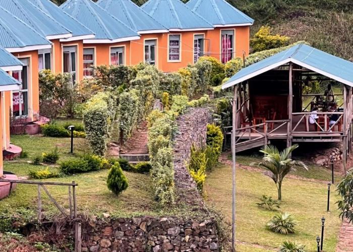 Antique cottages Lake Bunyonyi