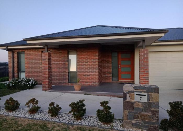 Brand new self-contained one bedroom unit