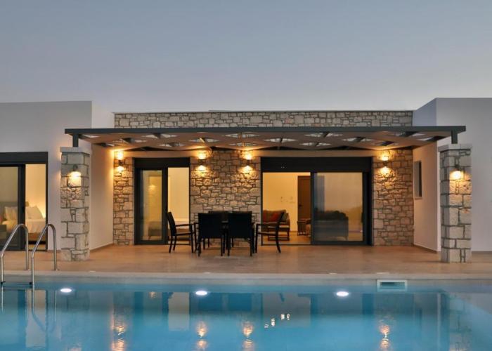 Sternes Tropicana Executive Villa with pool, by Comfortbnb