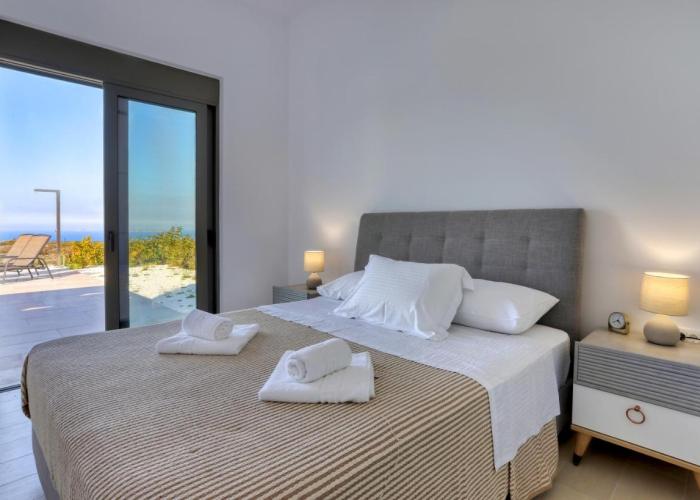 Sternes Tropicana Executive Villa with pool, by Comfortbnb
