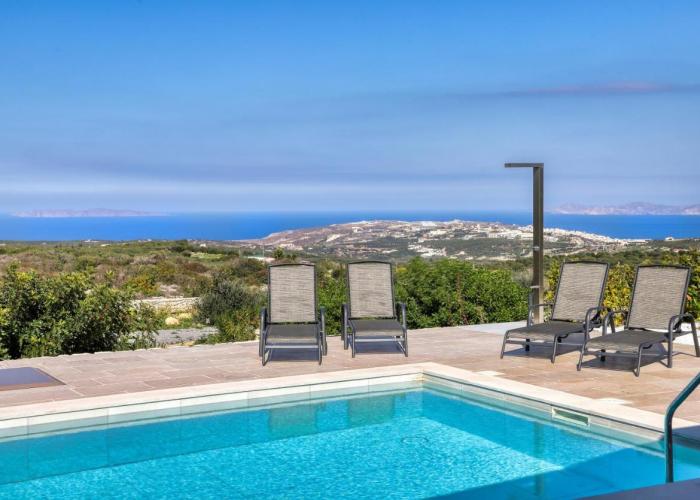Sternes Tropicana Executive Villa with pool, by Comfortbnb