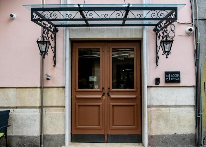 Agora' Boutique Self-Check In